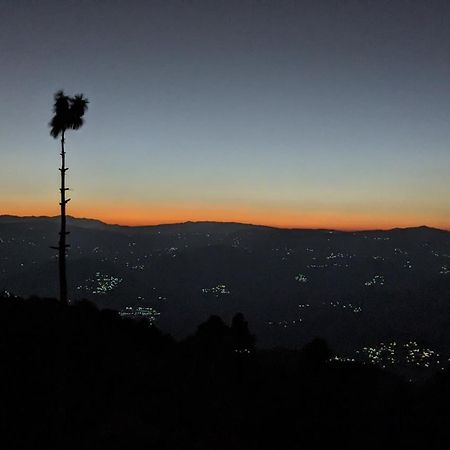 The Buransh Inn Almora Extérieur photo