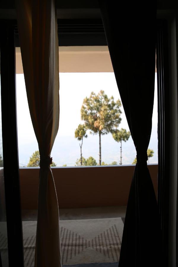 The Buransh Inn Almora Extérieur photo