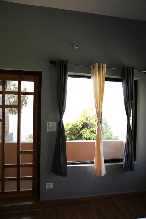 The Buransh Inn Almora Extérieur photo