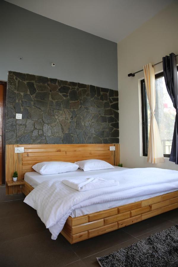The Buransh Inn Almora Extérieur photo