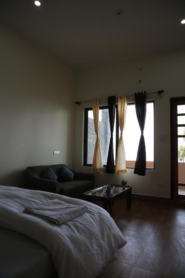 The Buransh Inn Almora Extérieur photo
