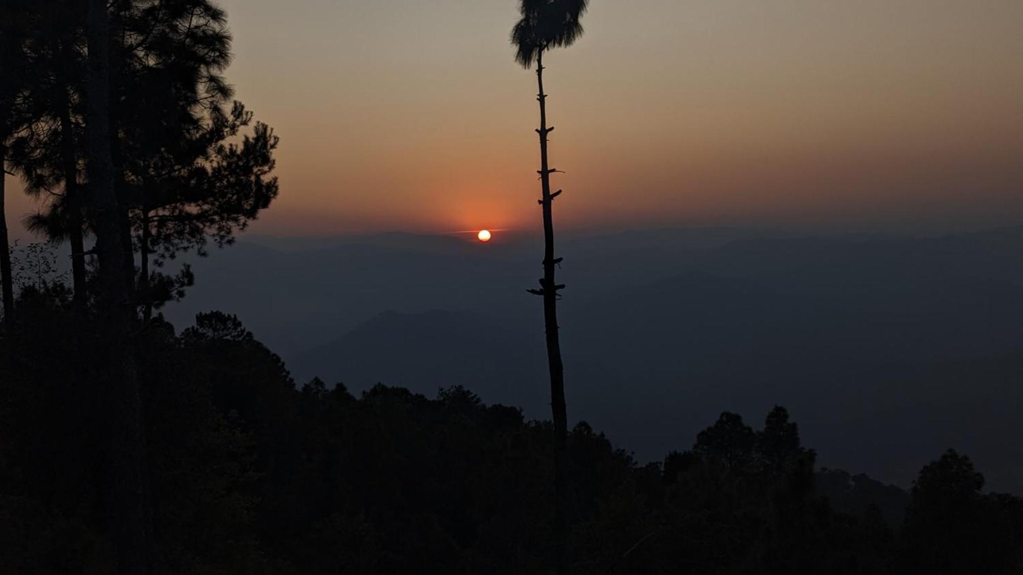 The Buransh Inn Almora Extérieur photo