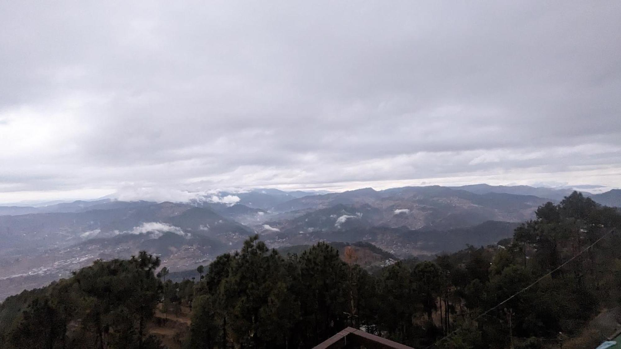 The Buransh Inn Almora Extérieur photo
