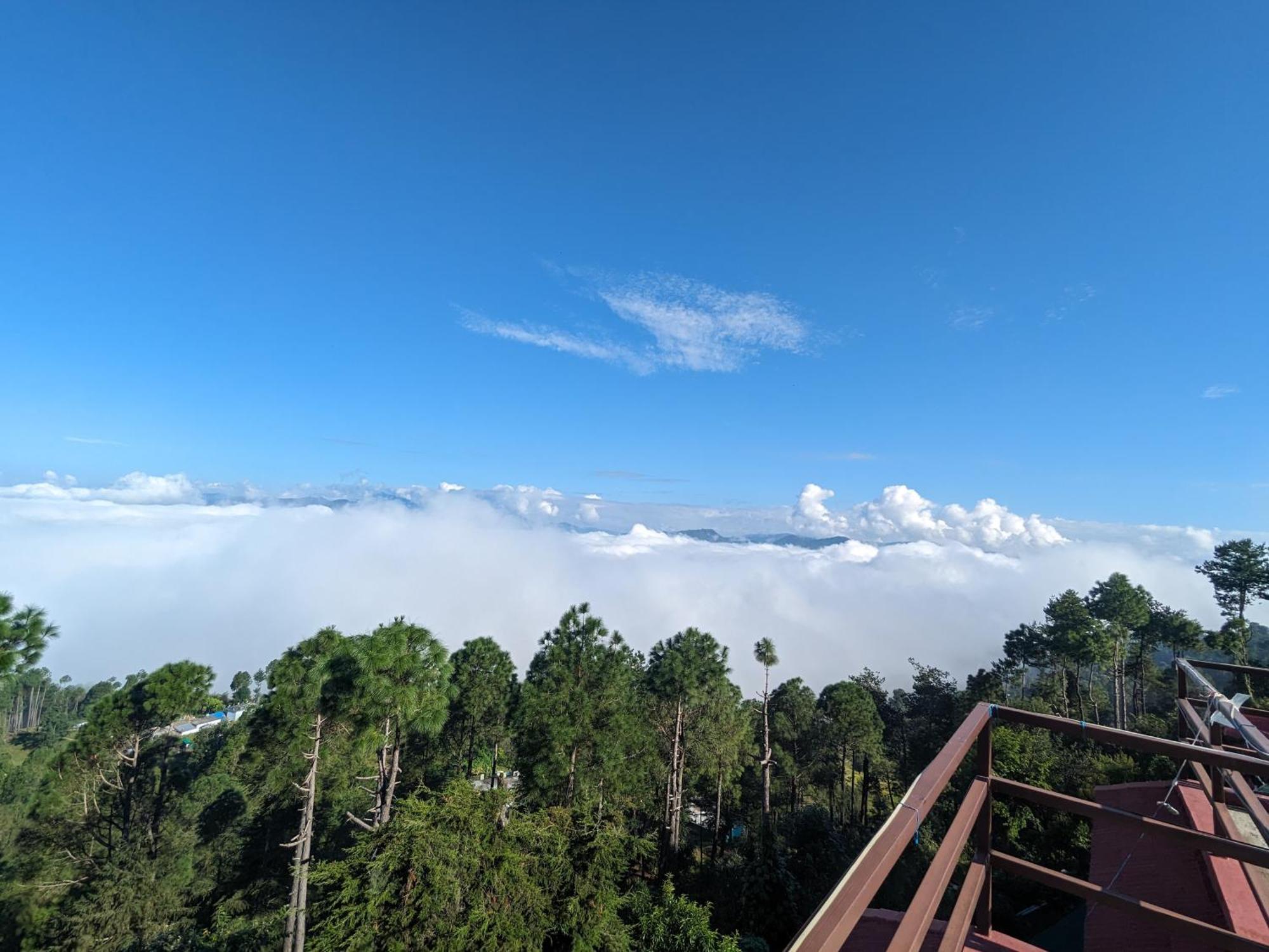 The Buransh Inn Almora Extérieur photo